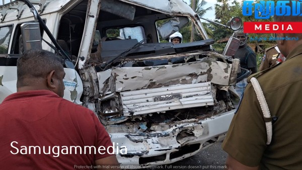 திருகோணமலை - மட்டக்களப்பு பிரதான வீதியில்  இடம்பெற்ற விபத்து - எட்டு பேர் படுகாயம்..! samugammedia 